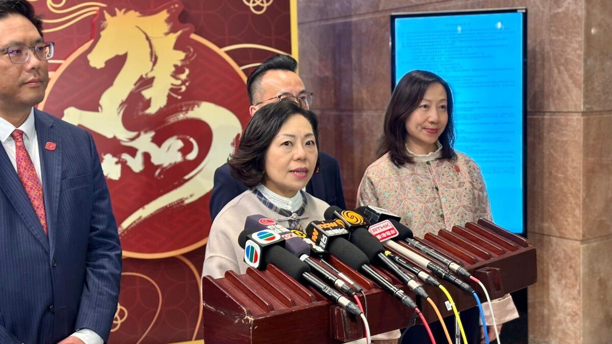 圖：麥美娟：宏福苑業主若選樓換樓　可獲租金補助至入伙  麥美娟指選擇「樓換樓」業主可續獲租金補助　蘇楚淅攝