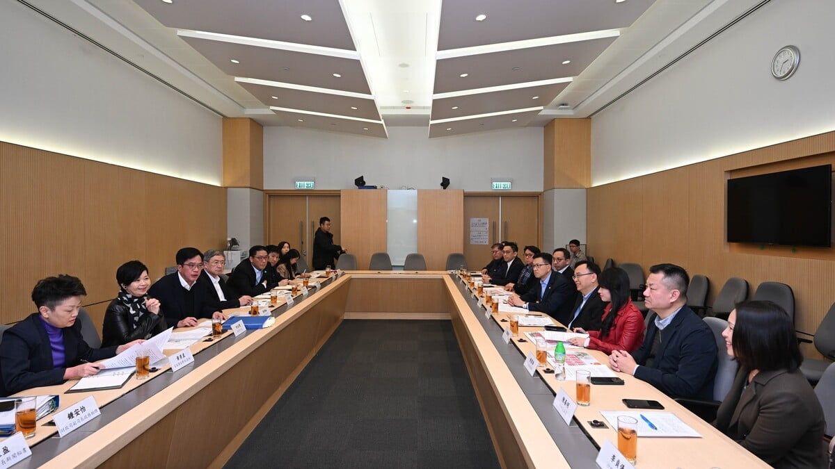 圖：工聯會晤黃偉綸卓永興等　交代宏福苑居民安置意願