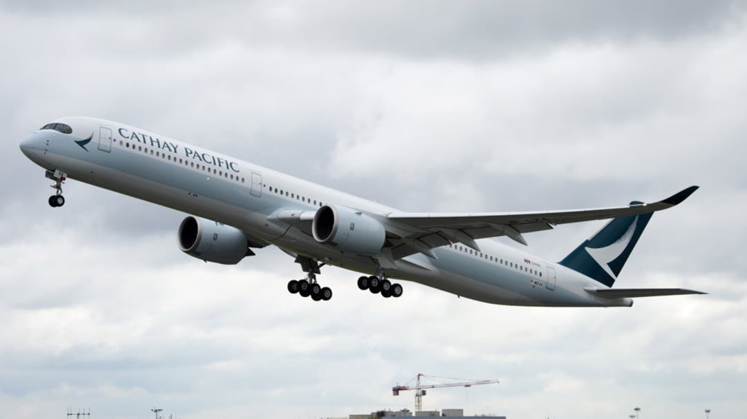 其中一款需更換引擎零件的國泰空中巴士A350-1000客機