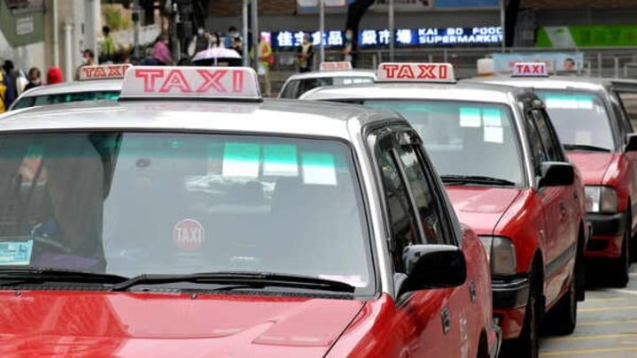 運輸署推出的士車隊牌照共收15份申請