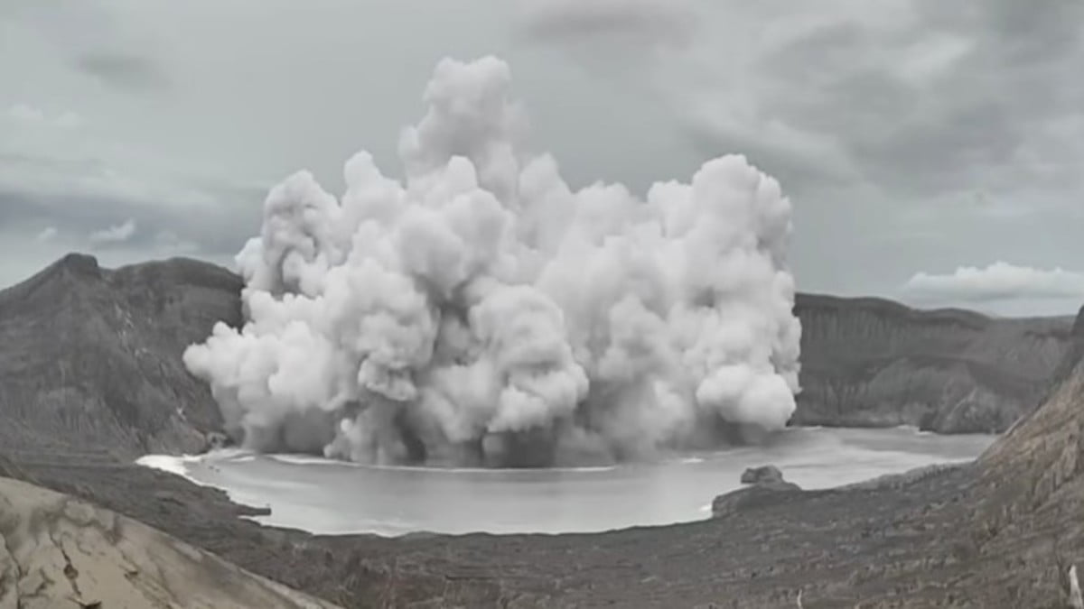 菲律賓呂宋塔阿爾火山發生小型噴發｜國際｜商業電台 881903