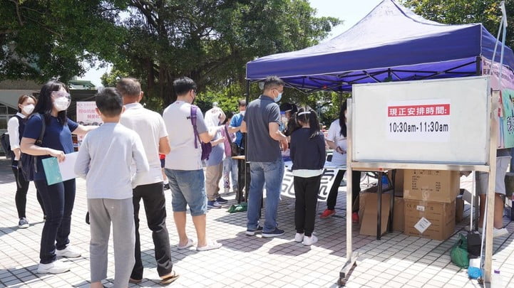 增1921宗新陽性 死亡數字有下降趨勢｜本地｜商業電台 881903 – 商業電台