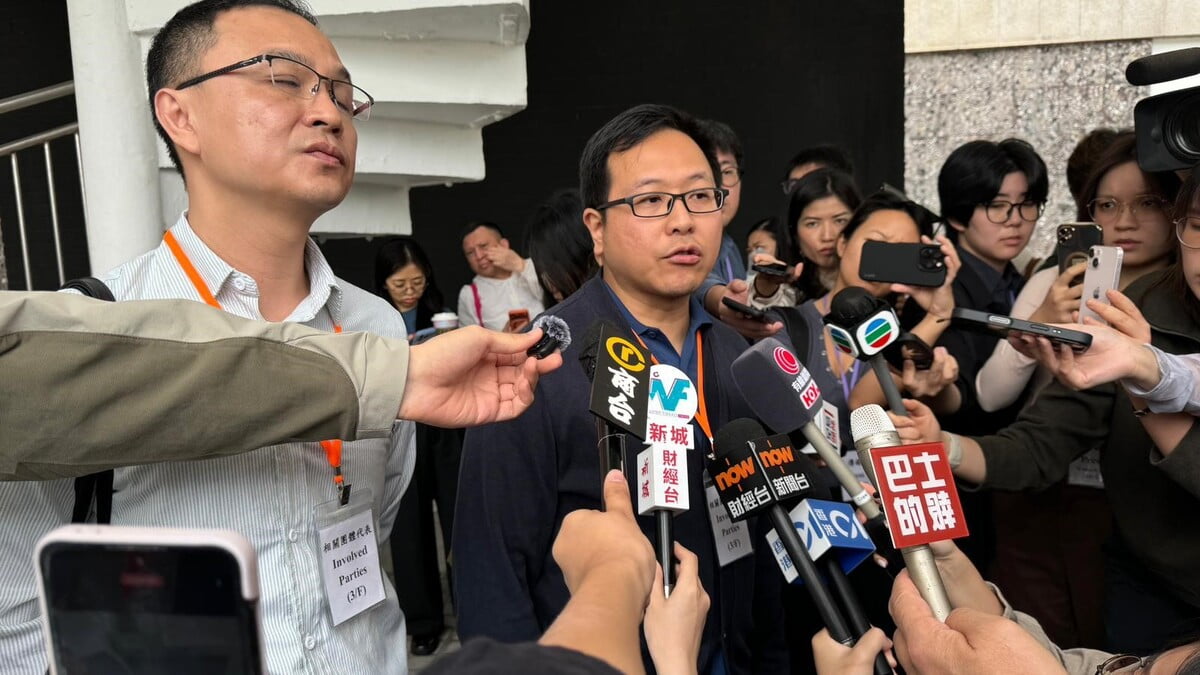 圖：宏福苑火災聽證會｜時任法團主席：曾質疑使用發泡膠板　獲宏業回覆稱無規管  徐滿柑指曾質疑使用發泡膠板　黃子希攝