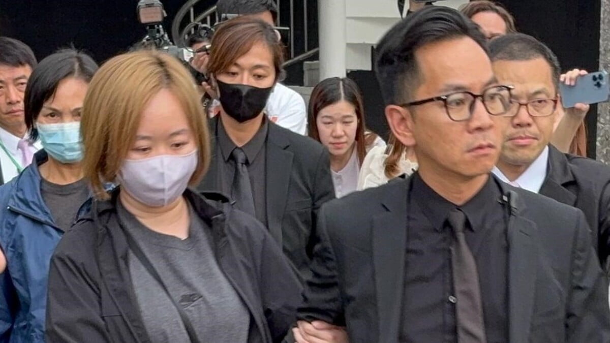 圖：宏福苑聽證會｜年檢核對表與消防證書不符　宏泰董事：沒有留意到  駱倩盈（左）指未曾與電工就水缸放水對話　陳慤攝