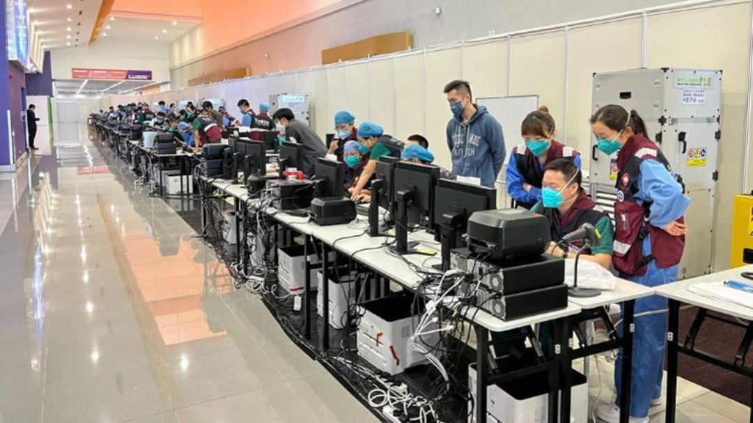 李立業 內地醫護熟讀指引心急協助病人令他感動 本地 商業電台1903