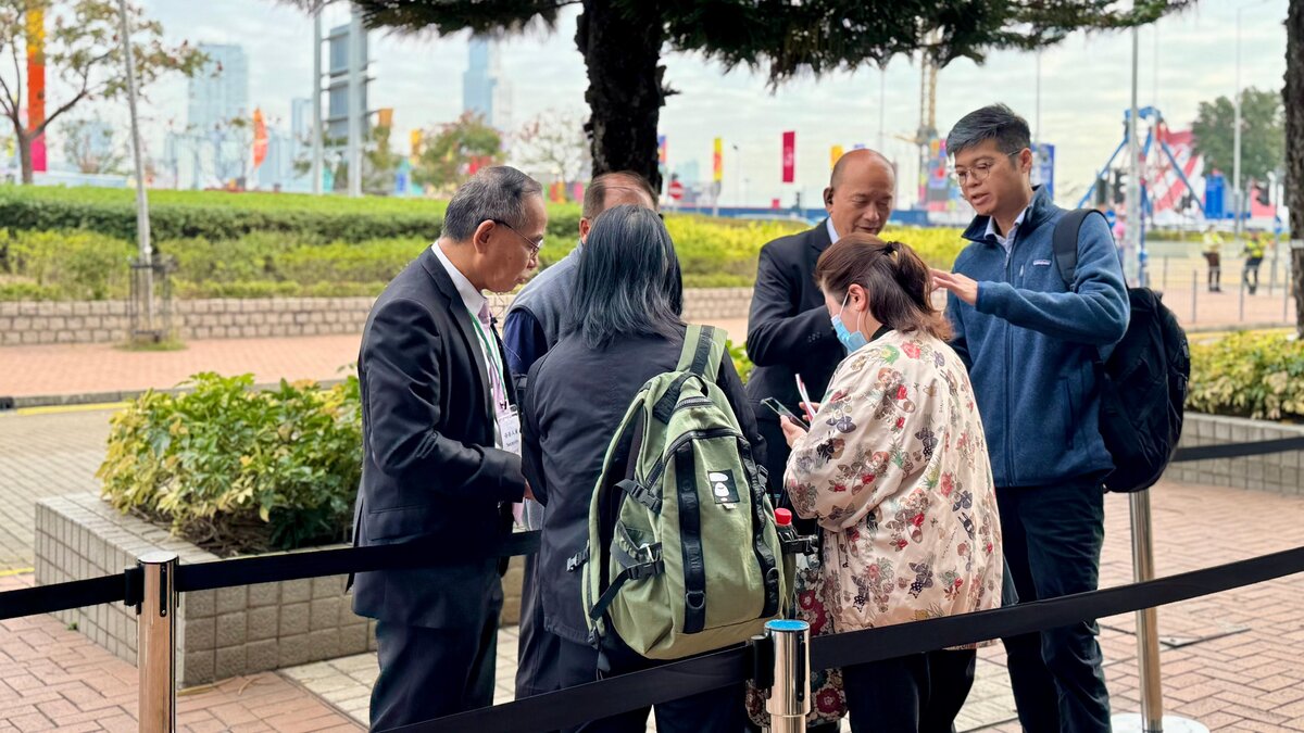 圖：宏福苑5級火｜居民出席指示會議　冀取回公道  有預先登記旁聽的公眾人士到場　張曉欣攝